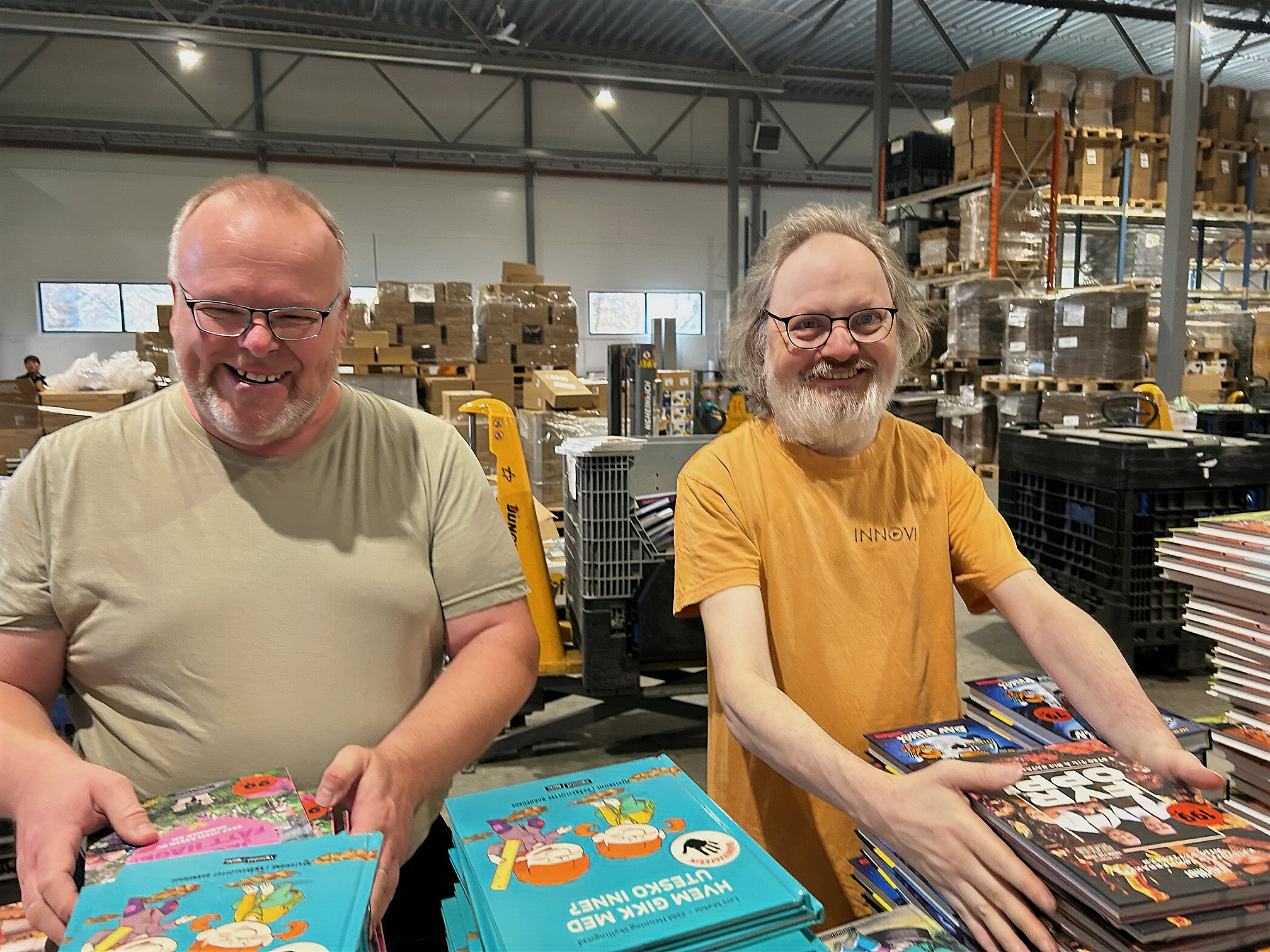 Aksell Logistikk smilende ansatte