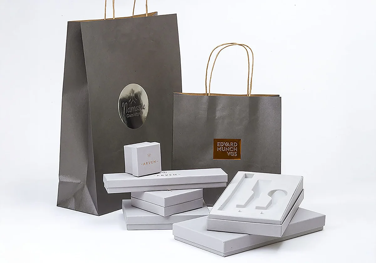 papir og stoffposer med logo finere emballasje aksell logistikk