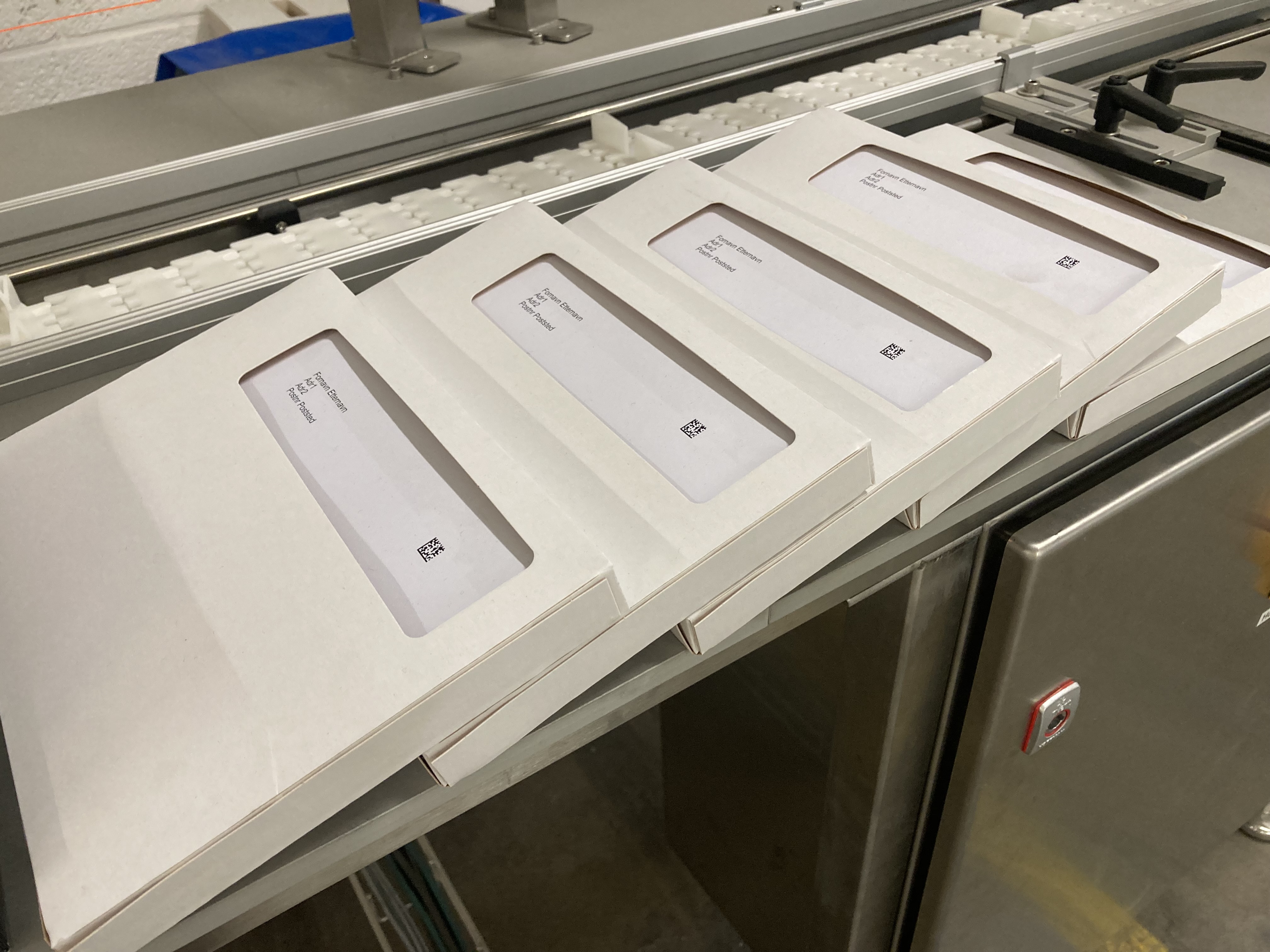 Abonnentspakking i eske med luke